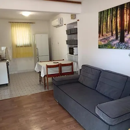 Apartment Mirjana *